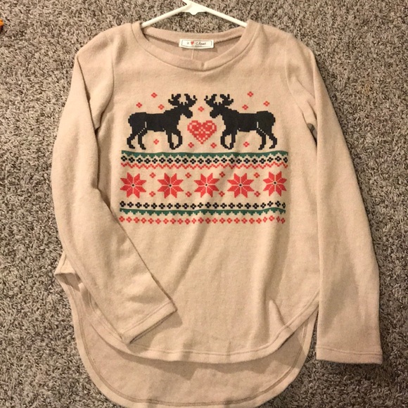 Warm Christmas Themed Sweater - Picture 1 of 2